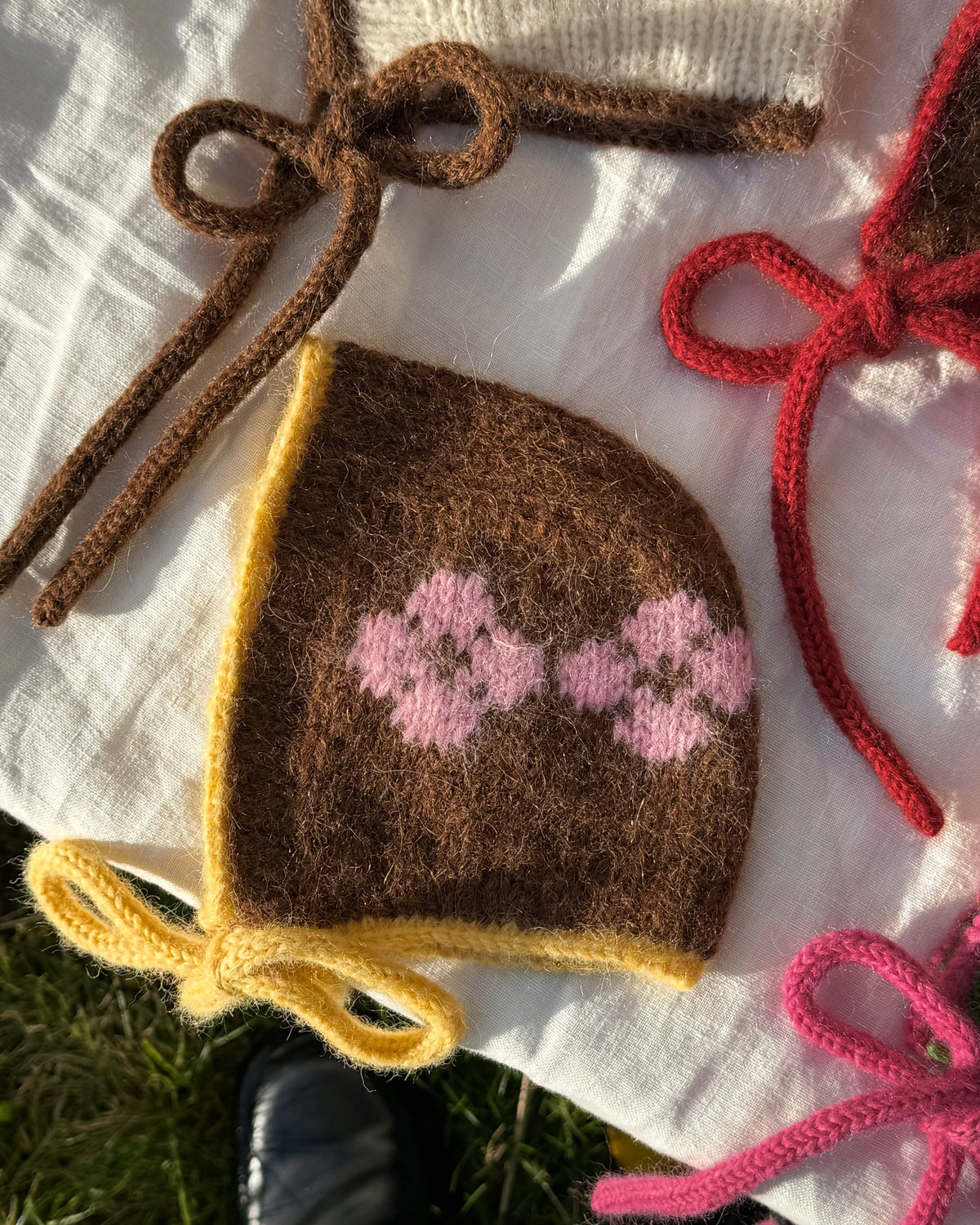Fiori Bonnet - Strikkeopskrift (PDF download)