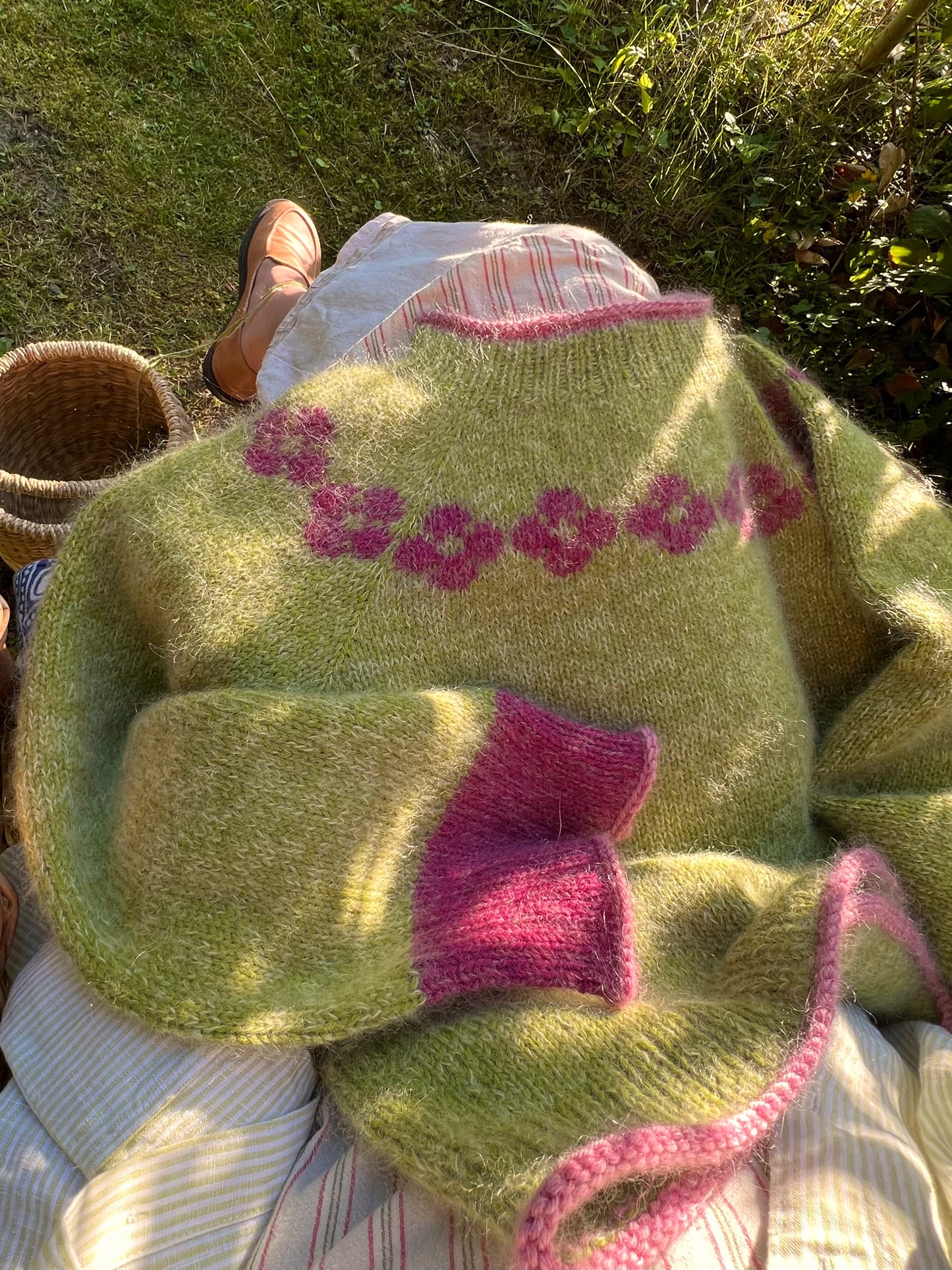 Fiori-sweater voksen - Strikkeopskrift (Dansk) (PDF)