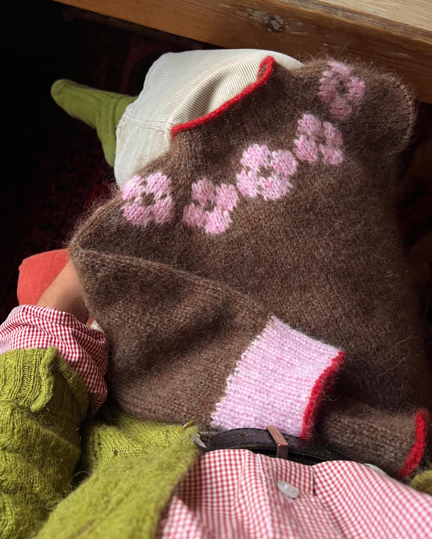 Fiori-sweater til børn – strikkeopskrift (PDF download)